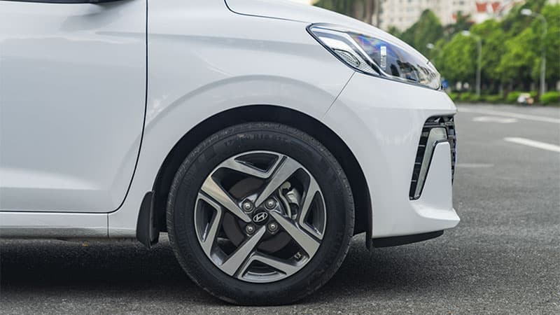 i10 Sedan Ngoại thất